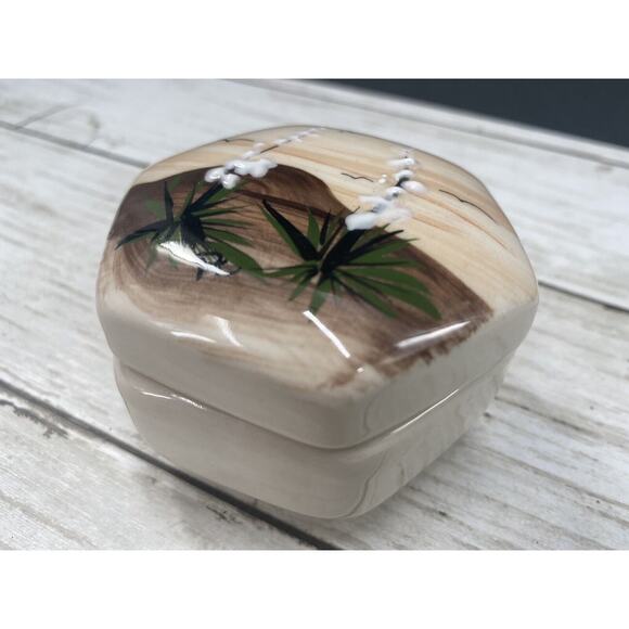 Vintage Asian Porcelain Ceramic 2.75” Hexagon Trinket Box W/ Lid and Jade Stone - Picture 8 of 12